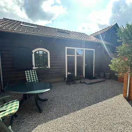De Voorschuur Holiday home Lunteren